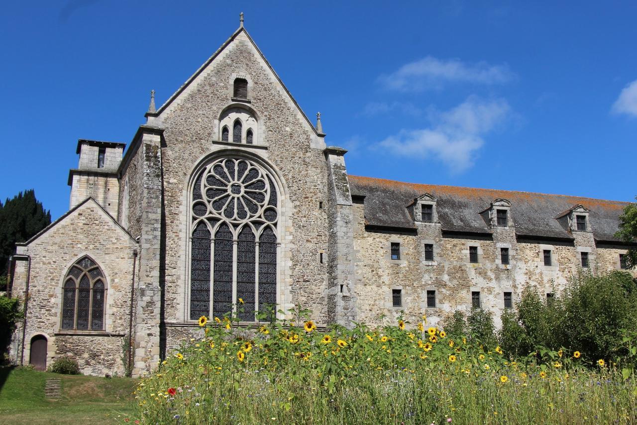 Bed and Breakfast La Tocade Del Arte - Dinan Lanvallay Экстерьер фото