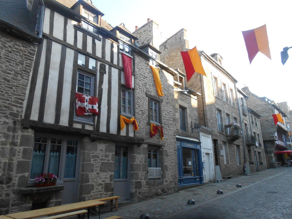 Bed and Breakfast La Tocade Del Arte - Dinan Lanvallay Экстерьер фото
